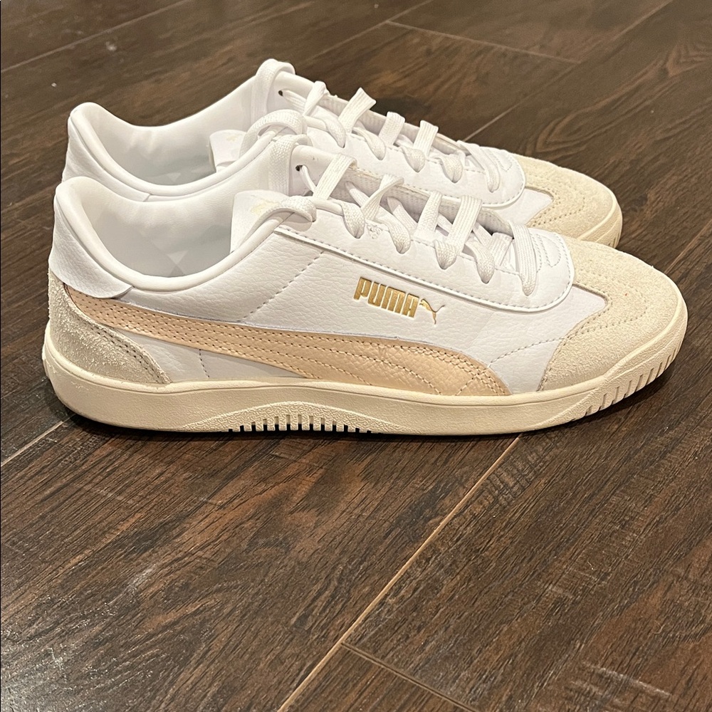 Puma Women's White and Peach Sneakers